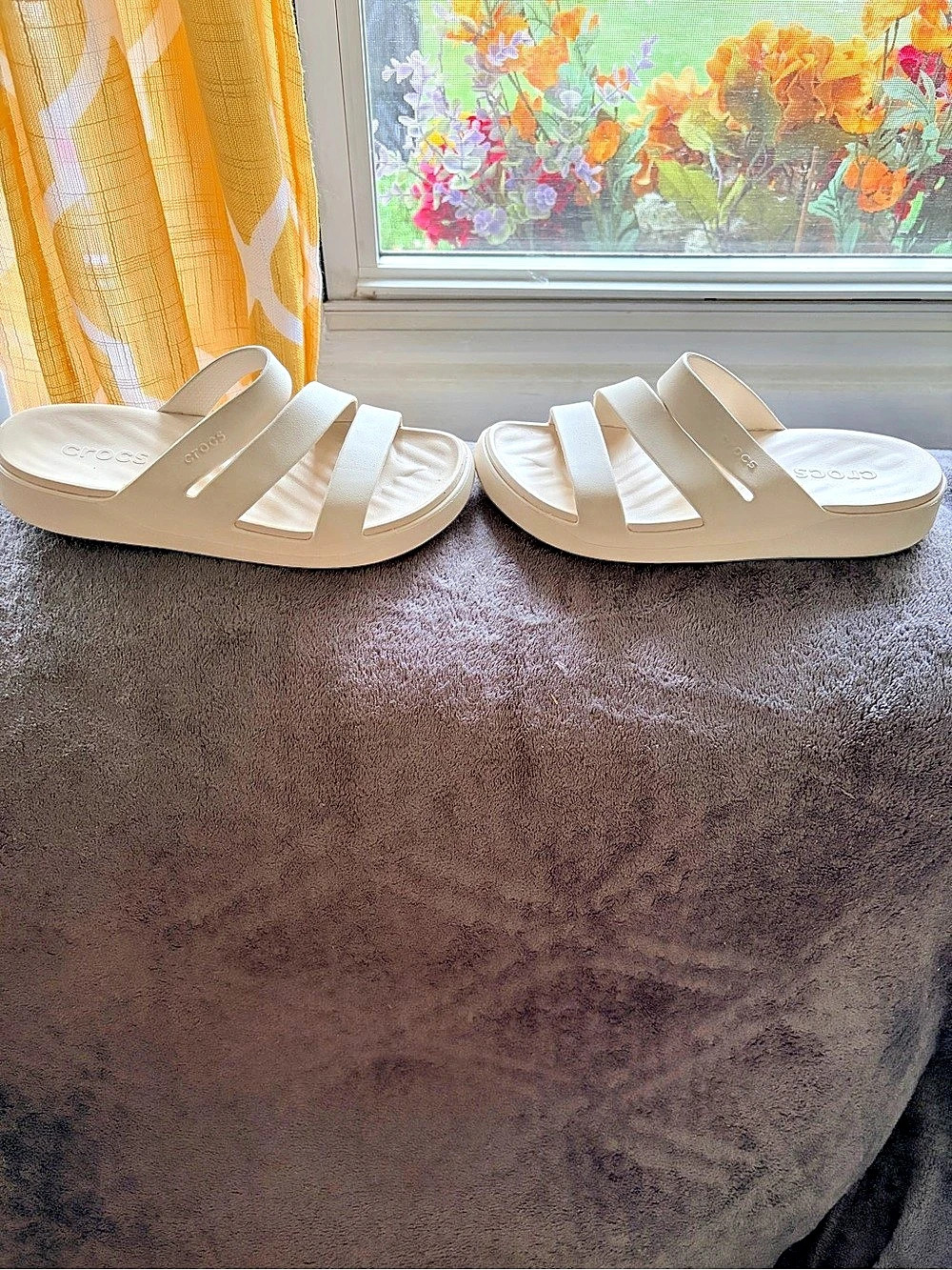 Crocs Brooklyn Low Wedge Slide Sandals White W 6